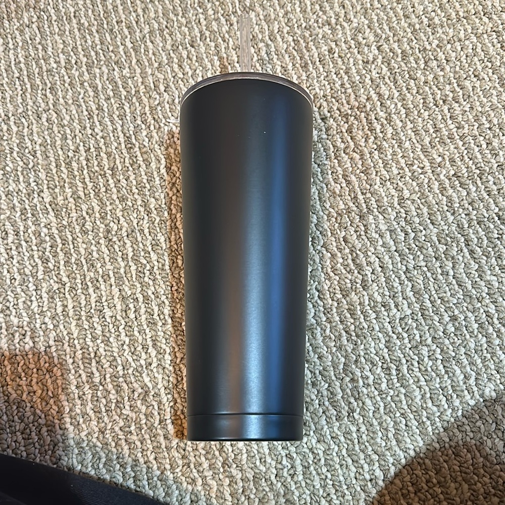 Black stainless steel tumbler